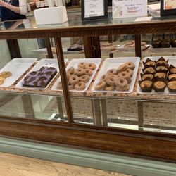 Early Bird Coffee - Their cakes look divine!!