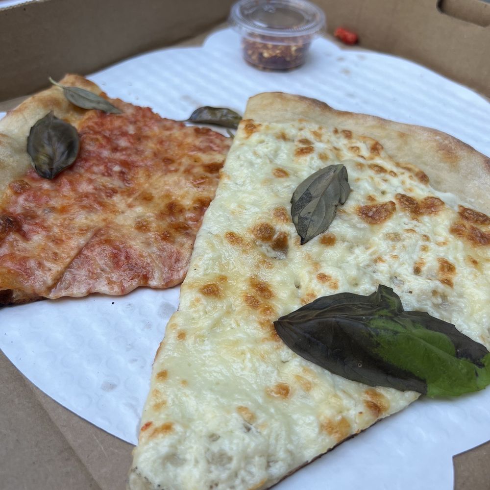 Oakwood Pizza Box - White Pie, Cheese Pie - Pizza Near Me - Raleigh, North Carolina
