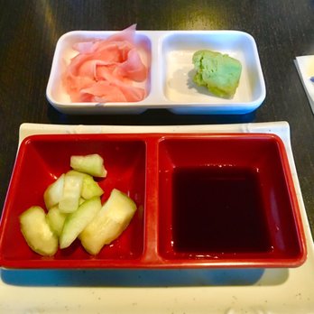 Sushimi's - Plate settings include Sunomono (cucumber salad), ginger, and wasabi - Sushi Bars Near Me - Reno, Nevada