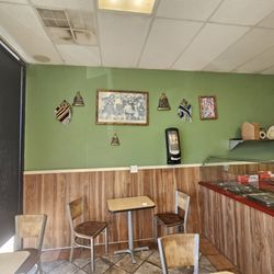 Lucy's Mexican Grill - Interior left