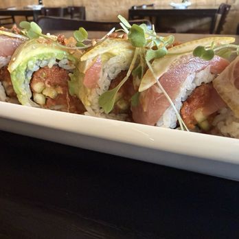 Sushi Yu - Close up on Lemon Roll - Japanese Near Me - Alhambra, California