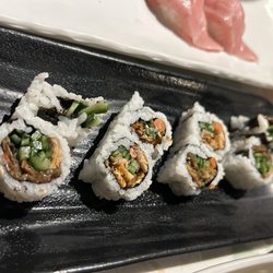 M Sushi - Salmon skin roll