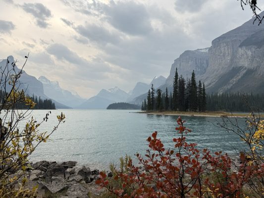 Maligne Lake by null