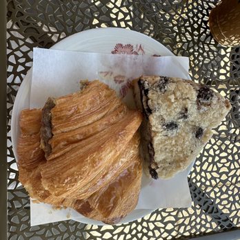 Insomnia Coffee - Blueberry Lemon Coffee Cake (Gluten Free & Vegan)  Savory Croissant Sandwich - Coffee & Tea Near Me - Hillsboro, Oregon