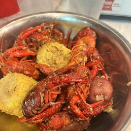1lb crawfish with corn and potatoes 1lb crawfish with corn and potatoes