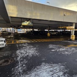 Hertz Rent A Car - President's Circle and Gold Lots