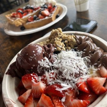 Waffle and Berry - Waffles Near Me - Honolulu, Hawaii Waffle and Berry - Waffles Near Me - Honolulu, Hawaii