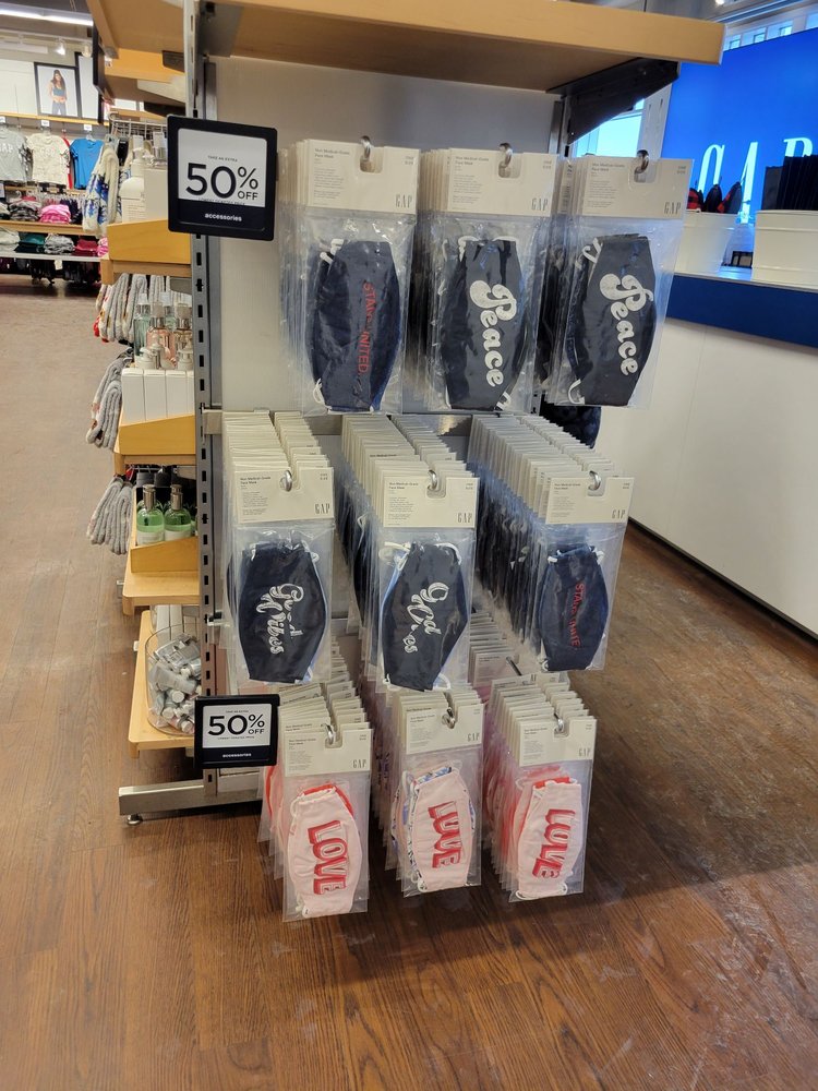 GAP FACTORY Updated September 2024 35 Main St, Freeport, Maine