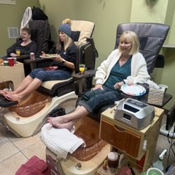 Happy Nails & Spa