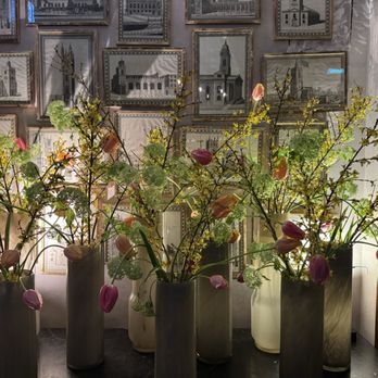 Brown's Hotel - Lobby flowers - Hotels Near Me - London, XGL