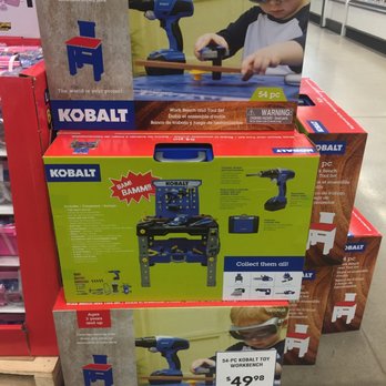 Lowe's Home Improvement - Now that is a work bench!! - Hardware Stores Near Me - Austin, Texas Lowe's Home Improvement - Now that is a work bench!! - Hardware Stores Near Me - Austin, Texas