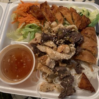 Binh-Le Vietnamese Restaurant - Bun Cha Gio with beef, chicken, and shrimp - Vietnamese Near Me - Tulsa, Oklahoma