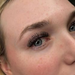 Smoke & Mirrors Beauty Loft - Light volume hybrid set by Laura