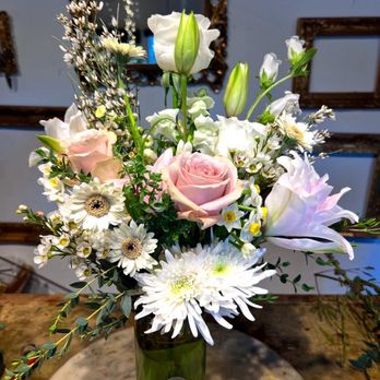 Sarabella Flower Shoppe - Bereavement arrangement - Florists Near Me - Orinda, California