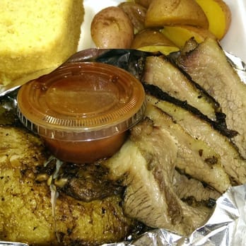 Captain Porky's - Smoked chicken and beef brisket dinner. - Seafood Near Me - Wadsworth, Illinois