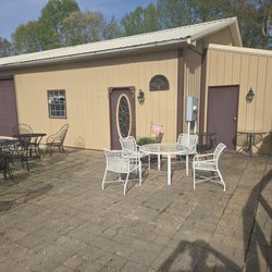 General's Ridge Vineyard & Winery - Outdoor seating
