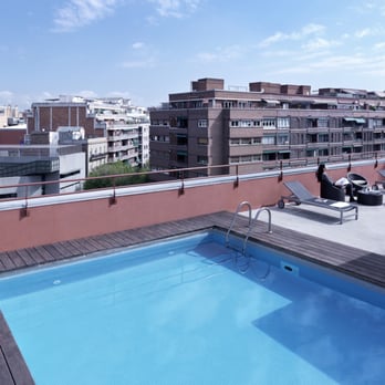 Melon District - Piscina / Pool - Hostels Near Me - Barcelona, B