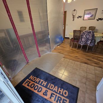North Idaho Flood and Fire - Containment During Water Damage Restoration
When a water loss affects a home, proper containment helps protect unaffected areas. - Damage Restoration Near Me - Sagle, Idaho North Idaho Flood and Fire - Containment During Water Damage Restoration
When a water loss affects a home, proper containment helps protect unaffected areas. - Damage Restoration Near Me - Sagle, Idaho