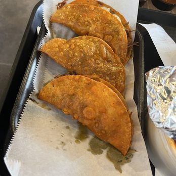 Leo’s Tacos & Burritos - Quesabirra - Tacos Near Me - Avondale, Arizona