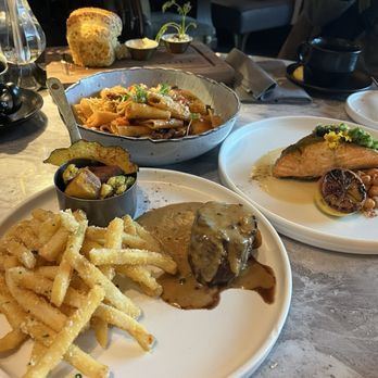 Wolf by Vanderpump at Caesars Republic Lake Tahoe - American Near Me - Stateline, Nevada