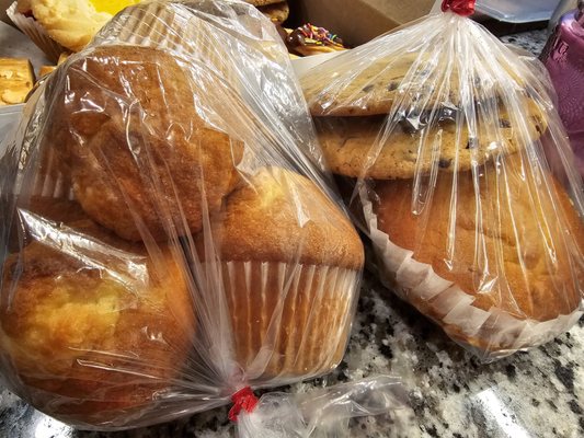 The Mayflower Bakery (La Flor De Mayo Bakery) by null