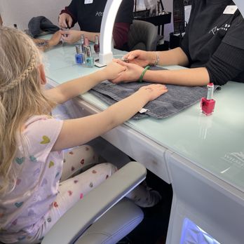 Modish Nail Lounge - Nail Salons Near Me - Rancho Cucamonga, California