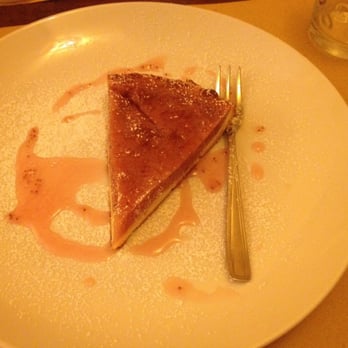 I 2 truogoli - Milk cake with strawberry sauce....warm and sinful ;-))) - Wine Bars Near Me - Genova, GE