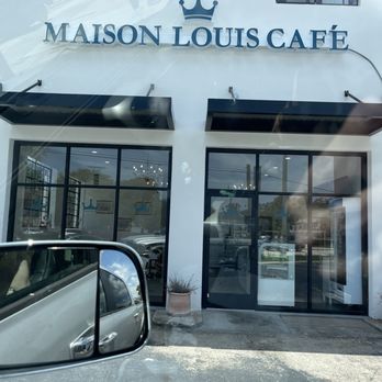 Maison Louis Café - Outside - Coffee & Tea Near Me - St. Augustine, Florida