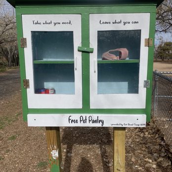 Tom Bolack - Free pet pantry by Girl Scouts - Dog Parks Near Me - Albuquerque, New Mexico