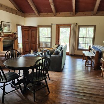 The Lodges At Lost Maples - Vacation Rentals Near Me - Vanderpool, Texas The Lodges At Lost Maples - Vacation Rentals Near Me - Vanderpool, Texas
