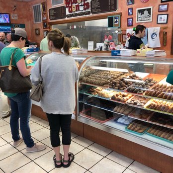 Gibson's Donuts - Donuts Near Me - Memphis, Tennessee