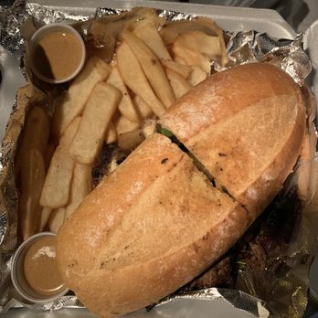 Ceviche7 - Sandwich de Lomo Saltado - Peruvian Near Me - Austin, Texas