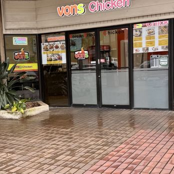 Vons Chicken - Outside - Korean Near Me - East Honolulu, Hawaii