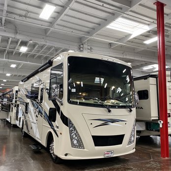 Giant RV - Thor Windsport 29M - RV Repair Near Me - Downey, California