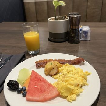 Oasis Restaurant - Items I chose from the breakfast buffet. The buffet only cost $5 when added on to your room when booking through the IHG app. - Juice Bars & Smoothies Near Me - Fort Myers, Florida Oasis Restaurant - Items I chose from the breakfast buffet. The buffet only cost $5 when added on to your room when booking through the IHG app. - Juice Bars & Smoothies Near Me - Fort Myers, Florida
