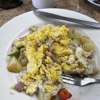 Lindo’s Diner - Country Breakfast - American Near Me - Yucaipa, California
