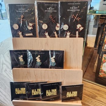 Starbucks Reserve Roastery Chicago - Merch. - Coffee Roasteries Near Me - Chicago, Illinois Starbucks Reserve Roastery Chicago - Merch. - Coffee Roasteries Near Me - Chicago, Illinois