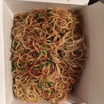 Star Noodle - Garlic noodles. Quite garlicky but still bland. Quite dry and just all carbs. - Asian Fusion Near Me - Lahaina, Hawaii