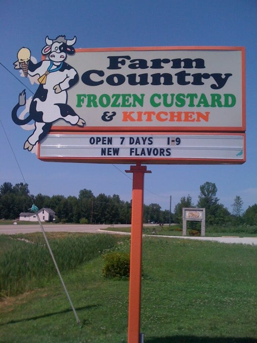 Farm Country Frozen Custard & Kitchen Logo
