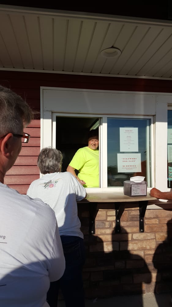 LAMONT DAIRY SWEET Updated October 2024 320 Hwy 187, Lamont, Iowa