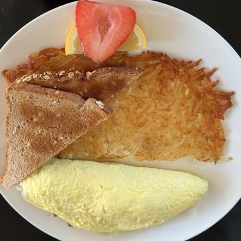 Sweet E's Cafe - Spinach feta omelette with REAL hash browns! - Cafes Near Me - Honolulu, Hawaii Sweet E's Cafe - Spinach feta omelette with REAL hash browns! - Cafes Near Me - Honolulu, Hawaii