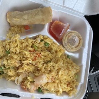 Me Con Bistro - Shrimp Fried Rice and an Egg Roll - Chinese Near Me - Austin, Texas Me Con Bistro - Shrimp Fried Rice and an Egg Roll - Chinese Near Me - Austin, Texas