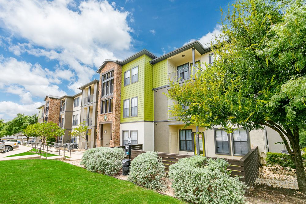 THE BENTON APARTMENTS 100 Photos 6710 Babcock Rd, San Antonio, TX