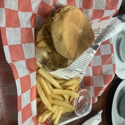 Grumpys G - Chicken Burger with fries