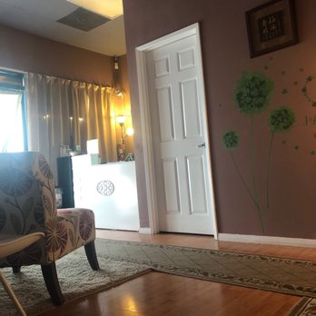 Essence Beauty  - Chill& Clean environment. - Eyelash Service Near Me - Redondo Beach, California