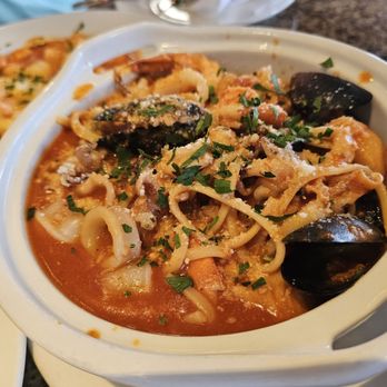 Avellino's Restaurant & Catering - Fruition Di Mare - Italian Near Me - Medford, Massachusetts