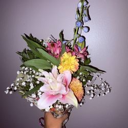 Rainbow Florist & Delectables