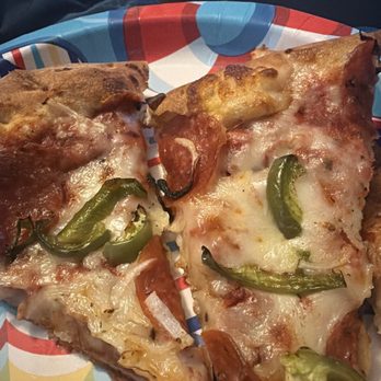 US Pizza - Pepperoni, green peppers, and onion. Didn't even have to get extra cheese! - Pizza Near Me - Surprise, Arizona