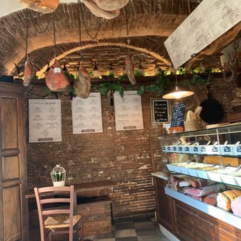 Il Crudo - Wine Bars Near Me - Pisa, PI
