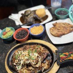 Los Chamacos Mexican Restaurant - CHORISTEAK and MEXICAN MOLE PLATE